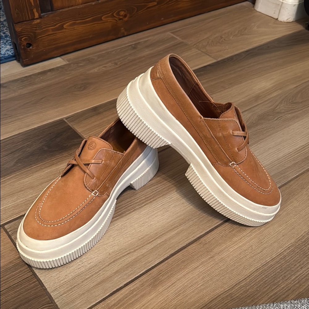 Sperry Highland Platform Boat Shoes Tan, size 10